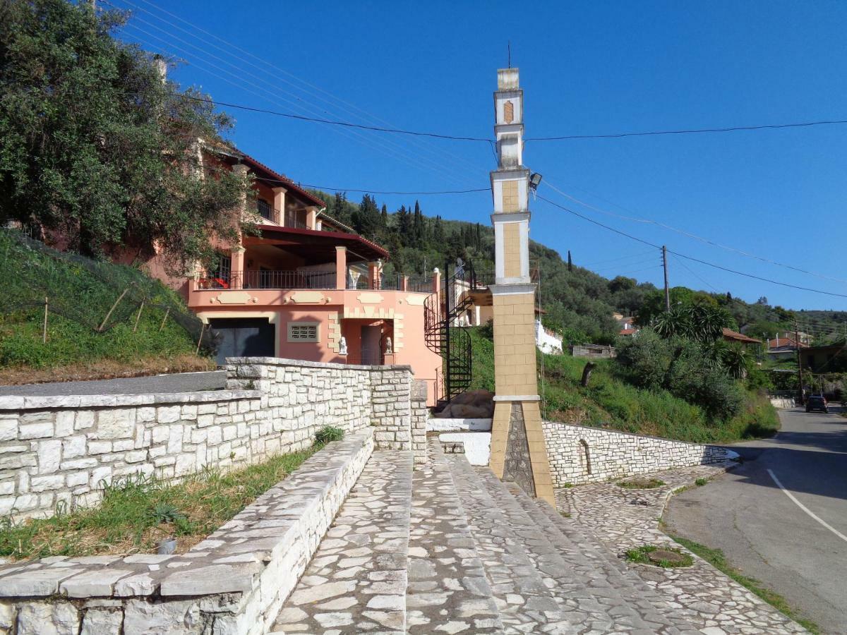 Harry'S Retreat Casa de hóspedes Klimatia Exterior foto