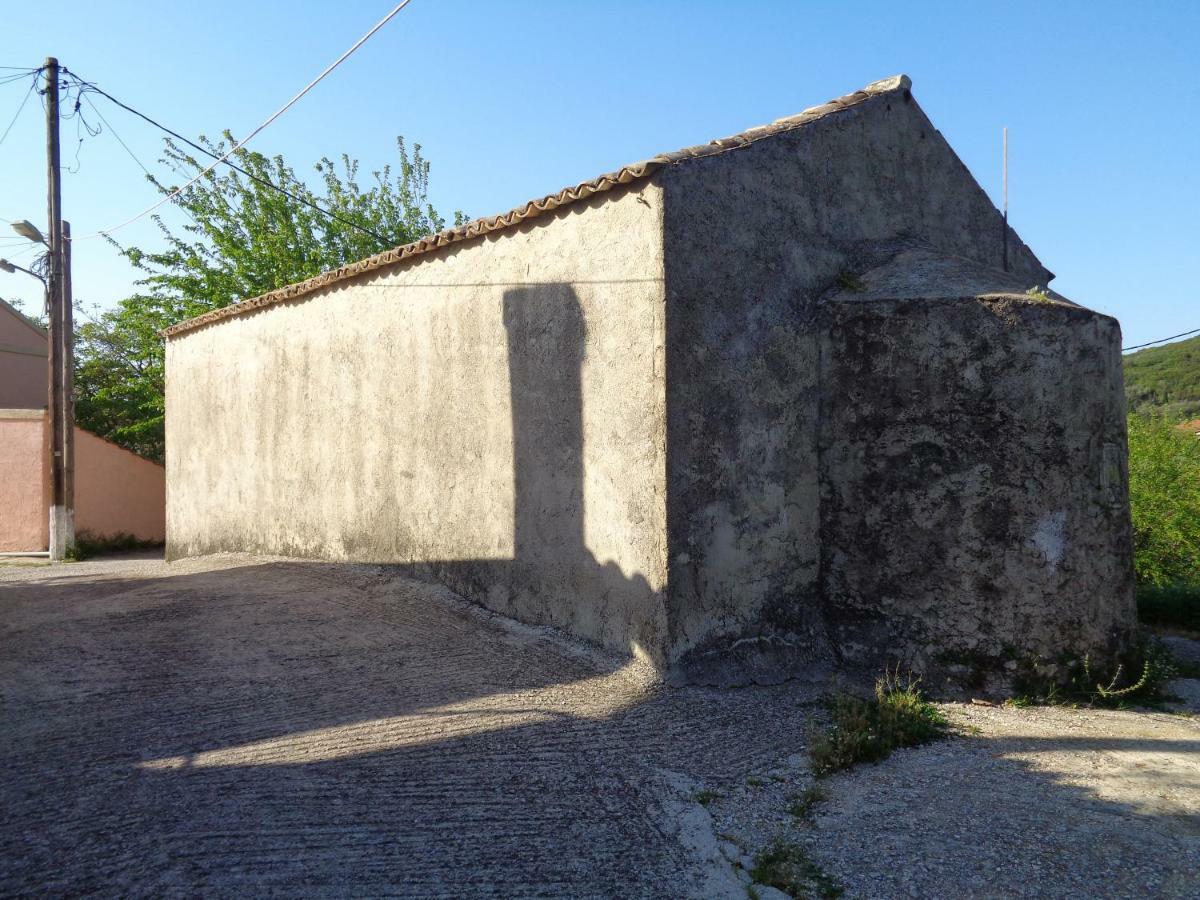 Harry'S Retreat Casa de hóspedes Klimatia Exterior foto