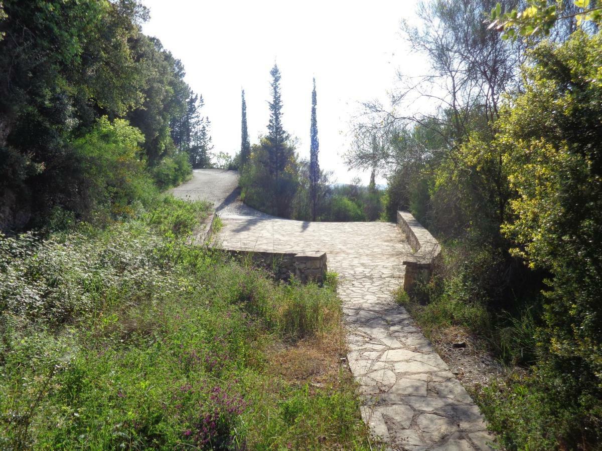 Harry'S Retreat Casa de hóspedes Klimatia Exterior foto